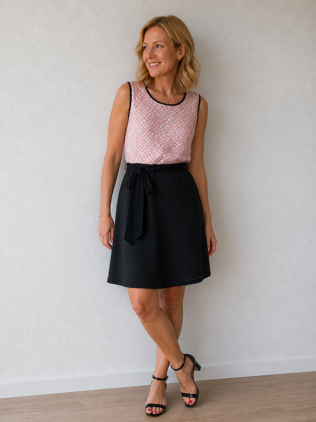 Avoca Kleid – Größe 2 (UK) – Rosé/Schwarz
