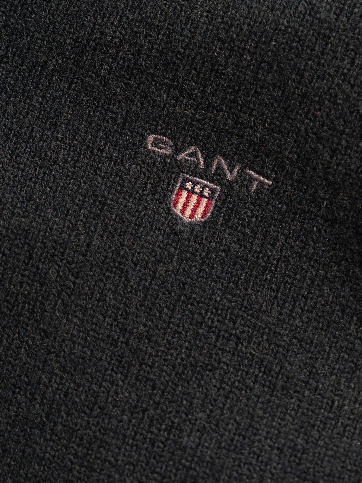 GANT Wollpullover – Dunkelgrün mit V-Ausschnitt