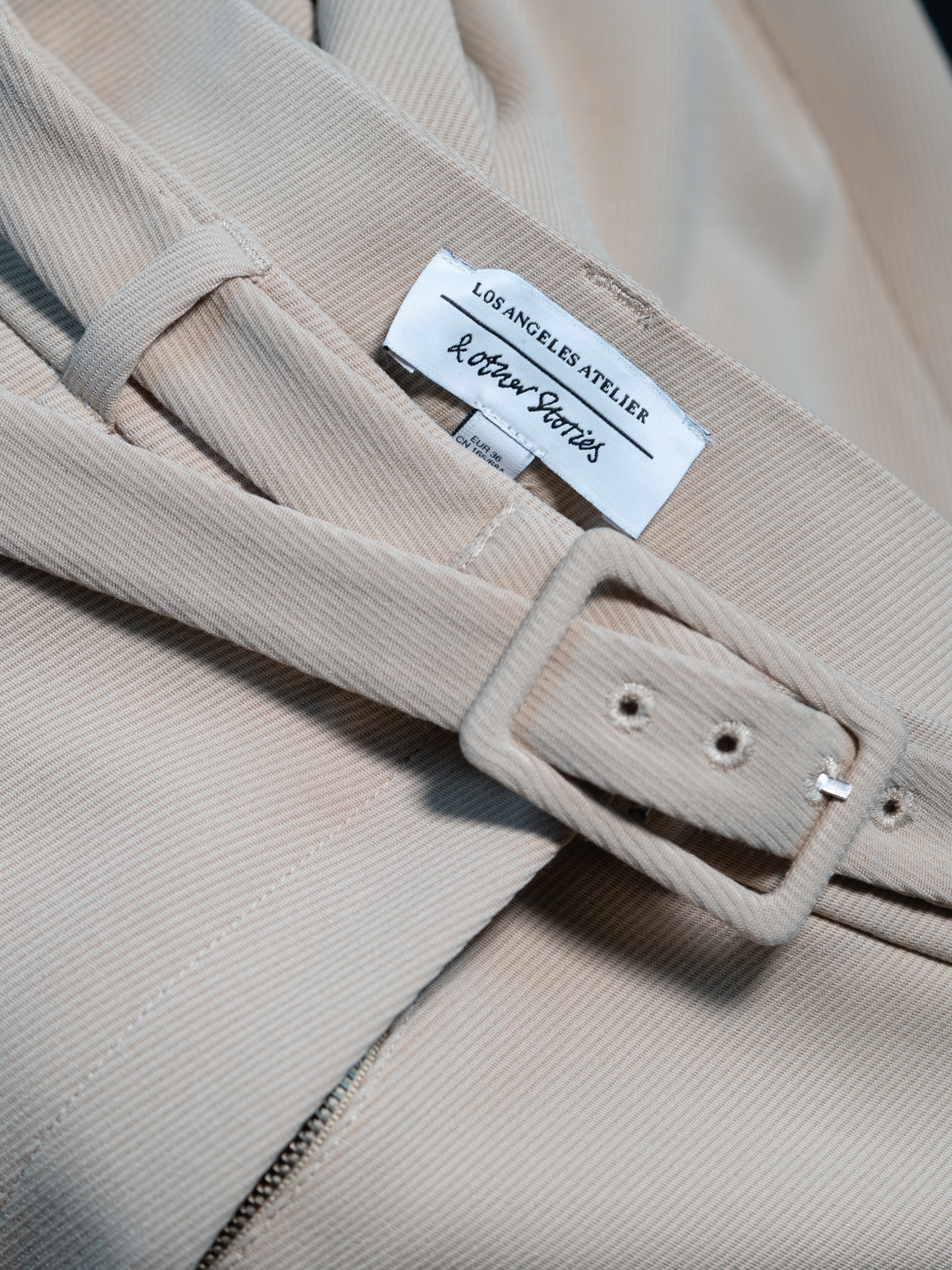 & OTHER STORIES Hose in Beige – Retro, aber richtig