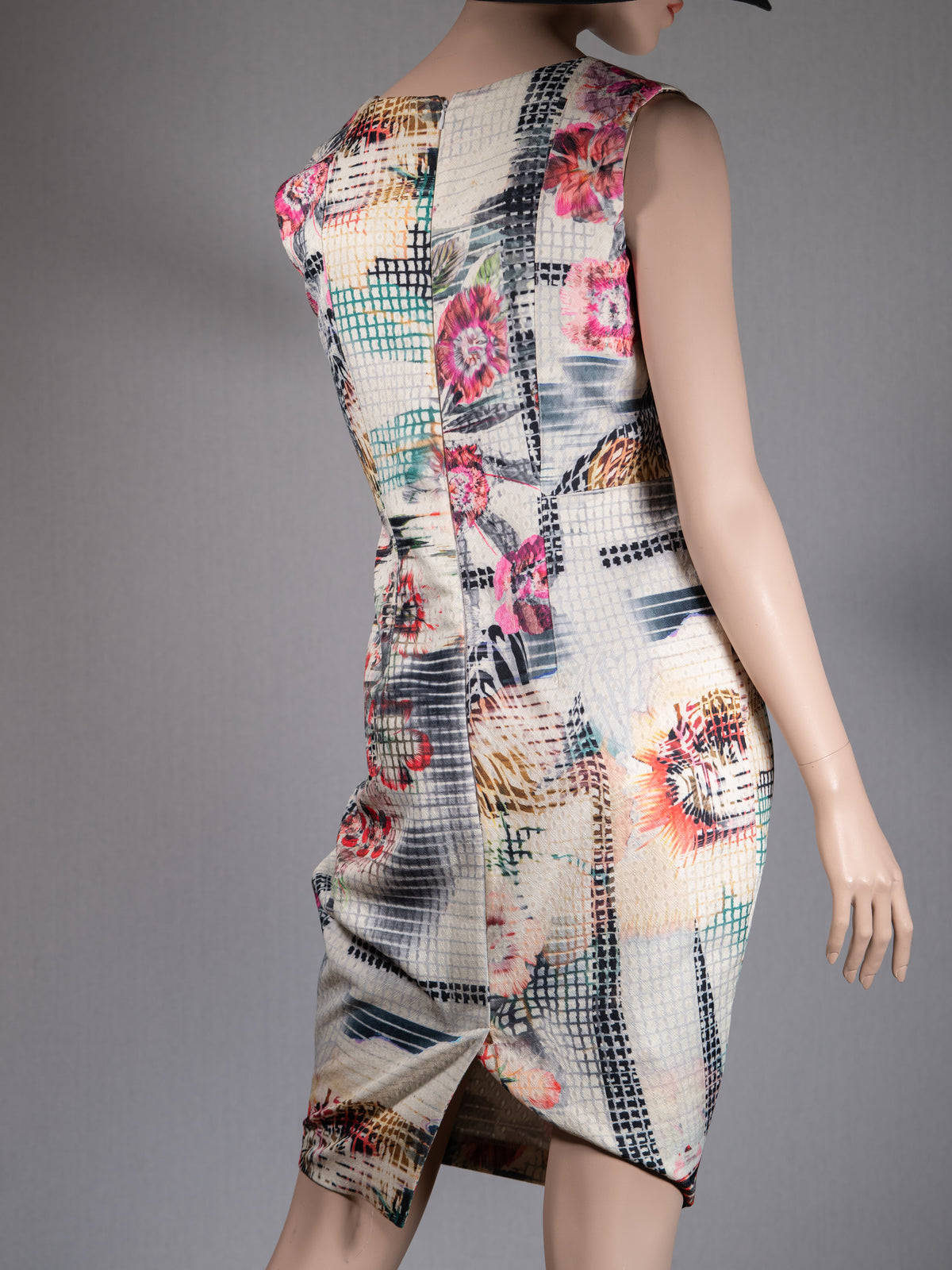 CEME LONDON Kleid mit floralem Print – darf ruhig auffallen