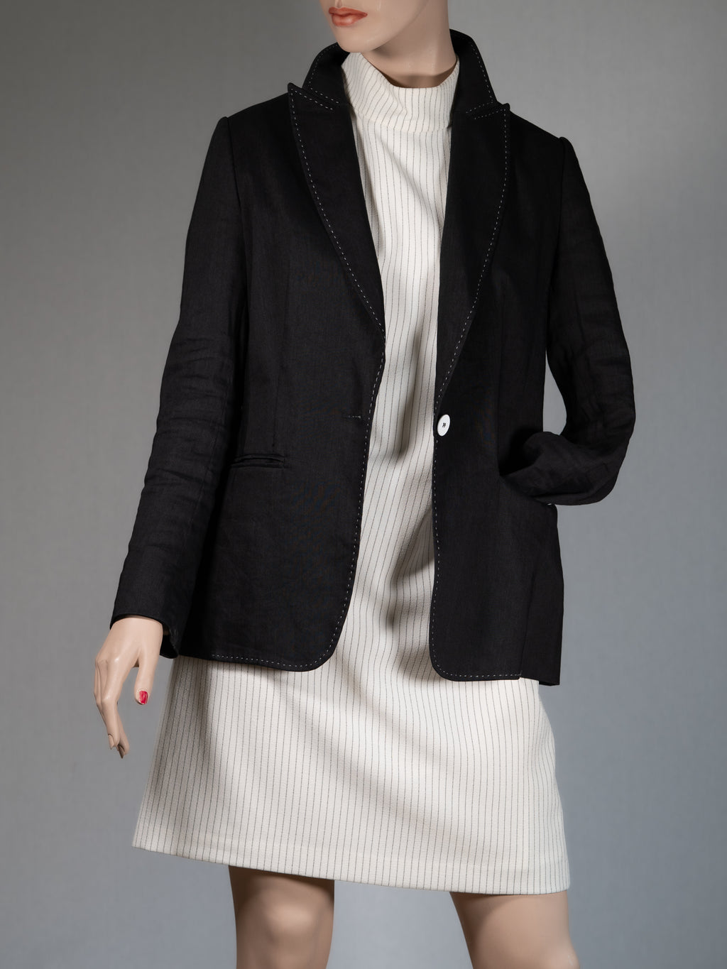 MARC CAIN Blazer in Schwarz – klassisch mit feinen Details