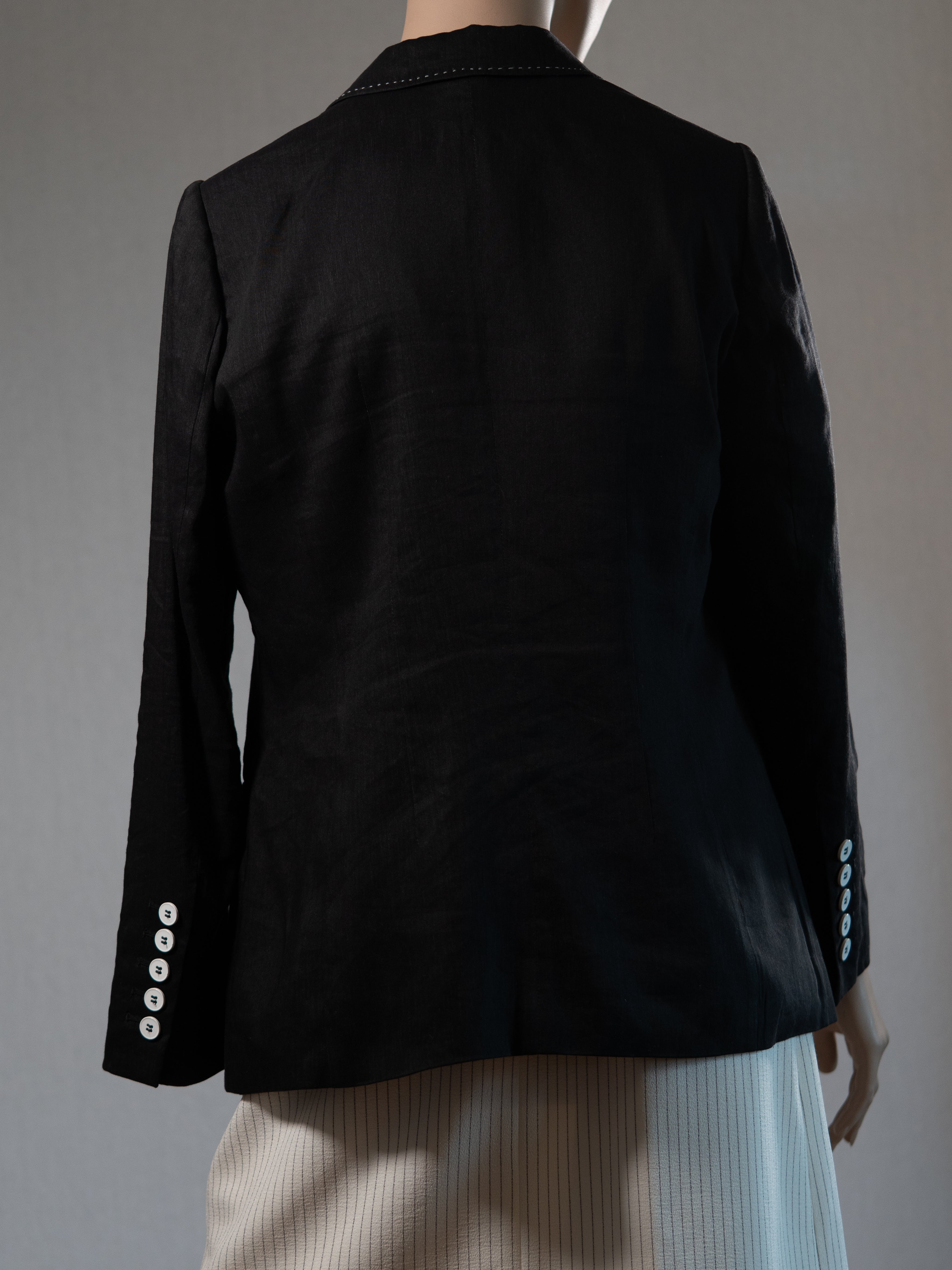 MARC CAIN Blazer in Schwarz – klassisch mit feinen Details