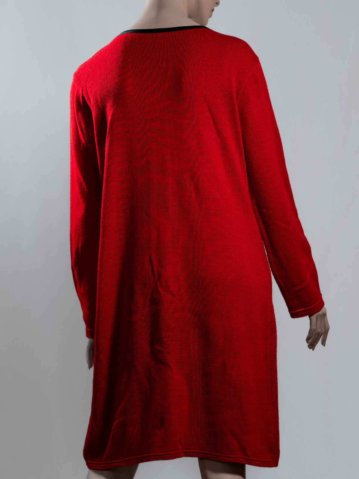 Rotes Strickkleid mit Blumenapplikation – Größe XXL