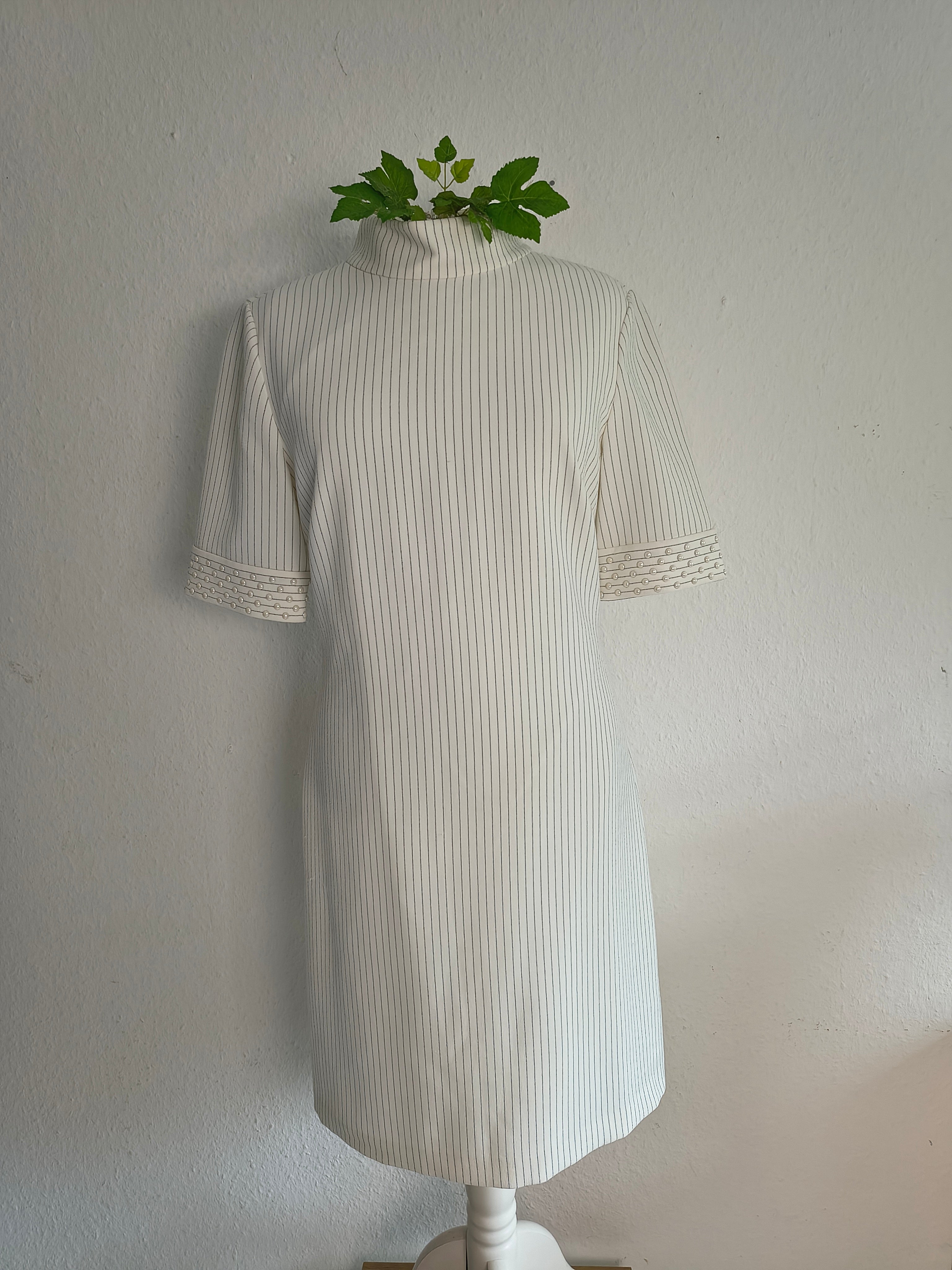 Karl Lagerfeld Kleid – Wollweiß mit feinen Streifen
