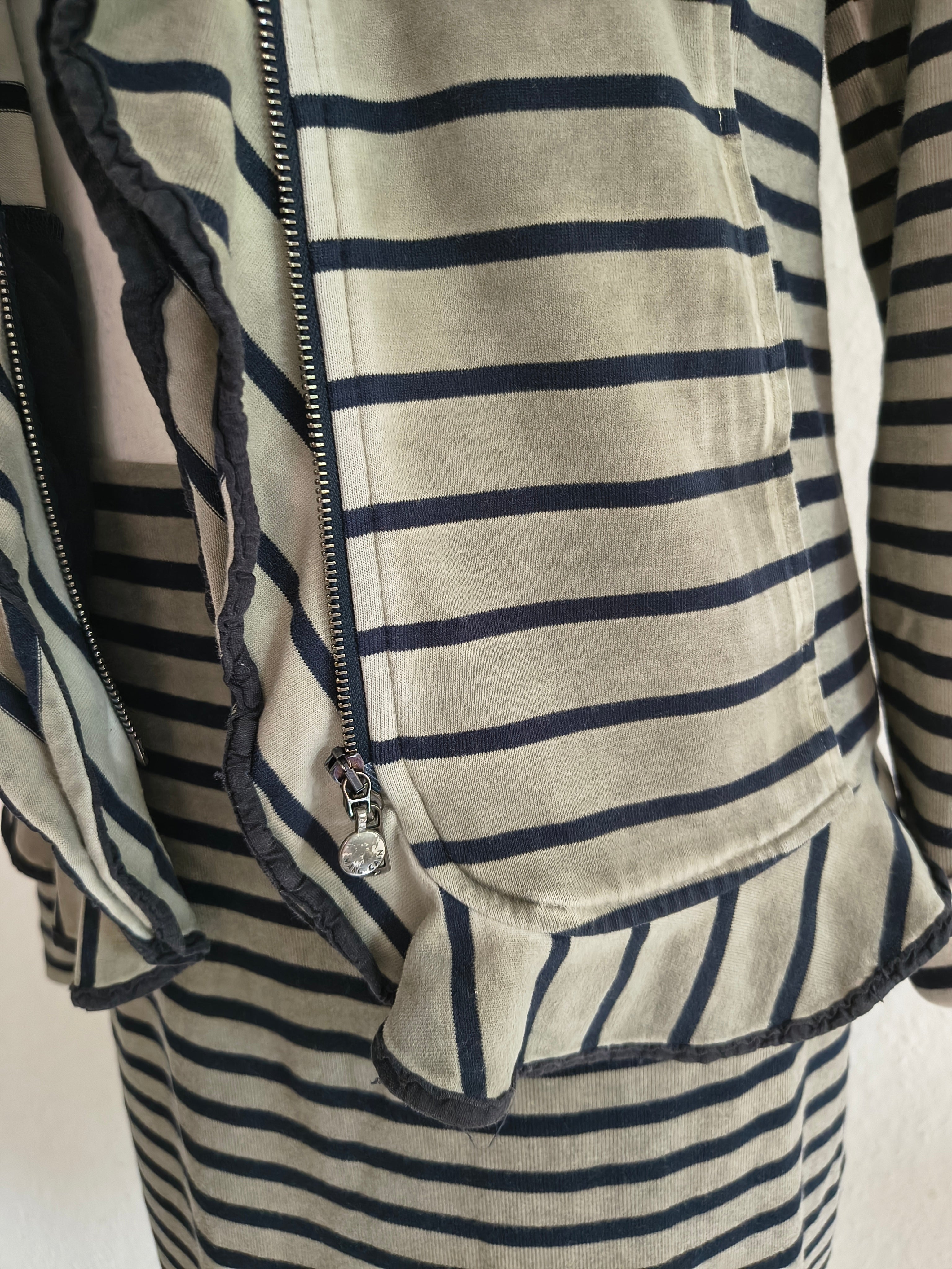 Marc Cain Zweiteiler – Jacke & Rock in Taupe/Schwarz gestreift