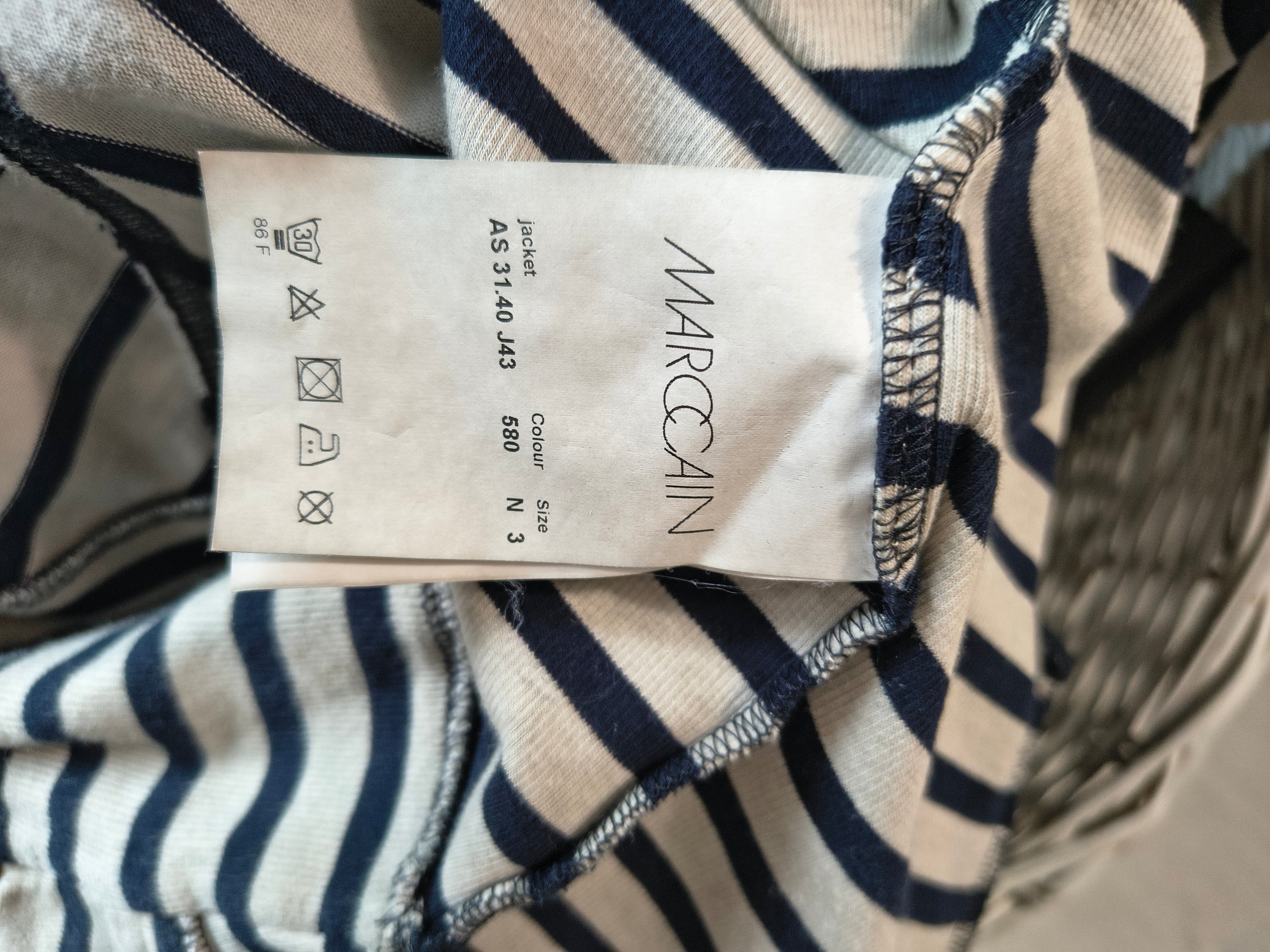 Marc Cain Zweiteiler – Jacke & Rock in Taupe/Schwarz gestreift