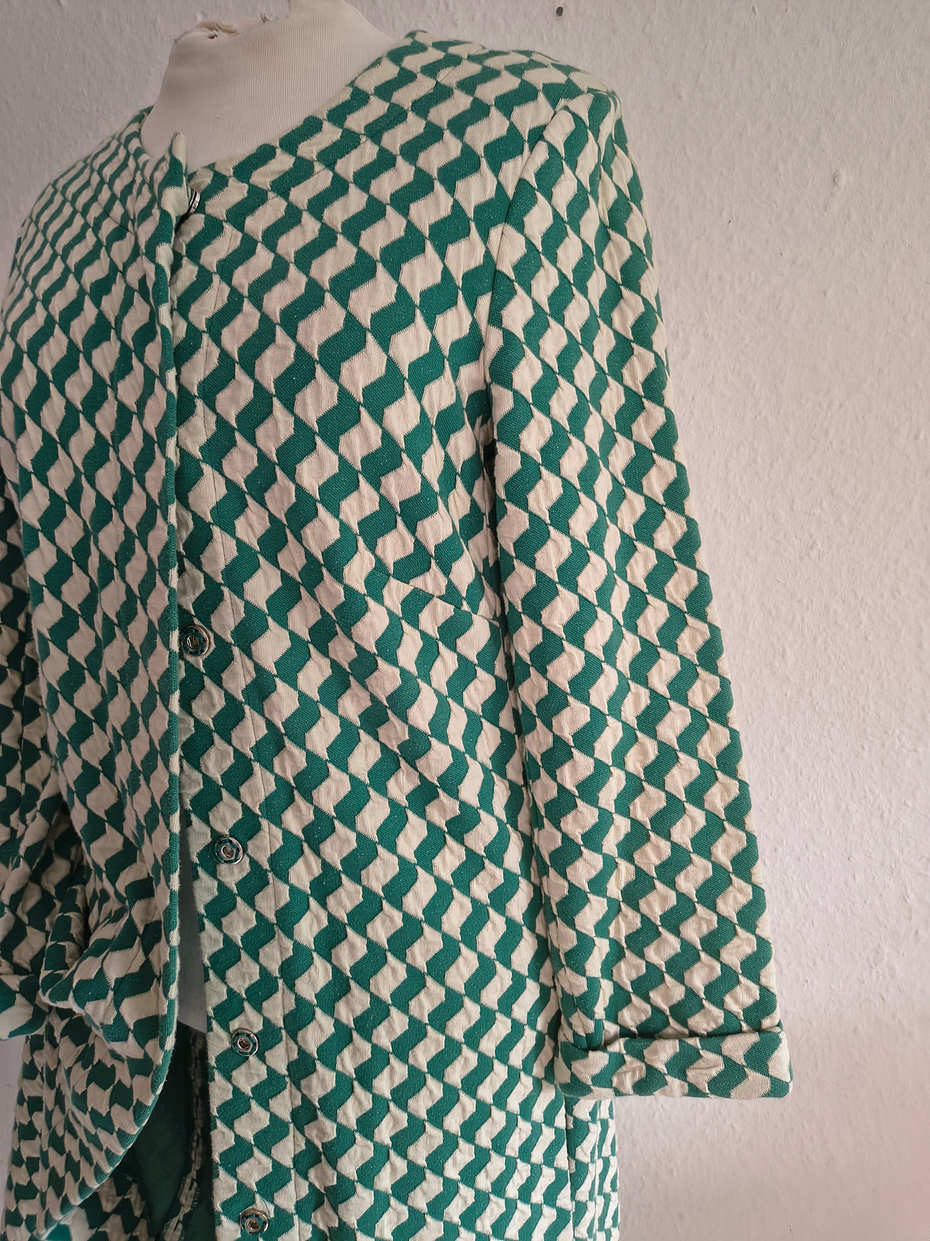 Kyra & Ko Mantel in Grün-Beige mit grafischem Muster – Größe M