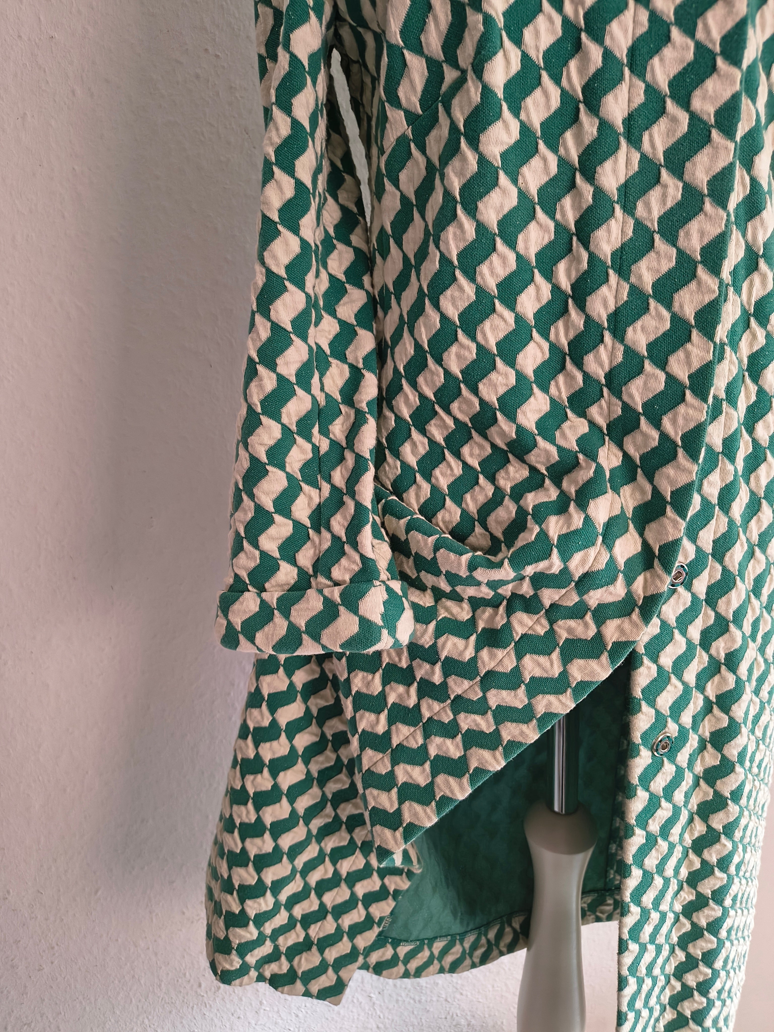 Kyra & Ko Mantel in Grün-Beige mit grafischem Muster – Größe M